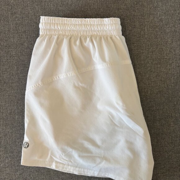 Lululemon Court Rival High-Rise Short 3" – White, Size 6 - Picture 9 of 9